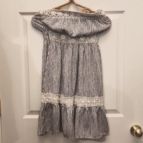 ⭐️Lucy & Co strapless dress size M - Picture 1 of 5